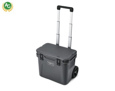 YETI 32 Wheeled Cool Box
